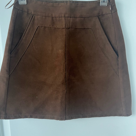 Brown pencil skirt! - Picture 3 of 4